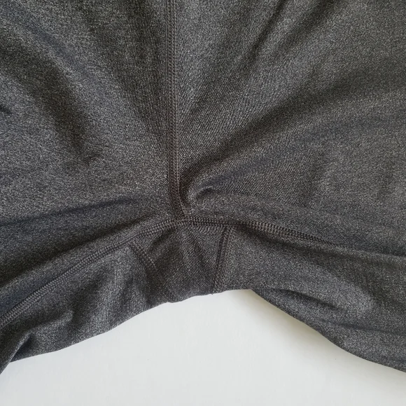 Lululemon TrainTimes 7/8 25" leggings, size 4 - Picture 10 of 12